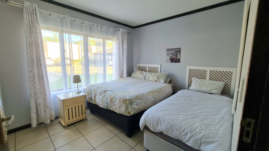 2 Bedroom Property for Sale in Bowtie Western Cape